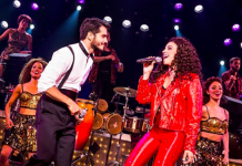 El productor musical Emilio Estefan anunció hoy que su obra de teatro musical "On your feet", que relata su vida personal y profesional junto a su esposa, Glorida Estefan, prepara una gira internacional por once países