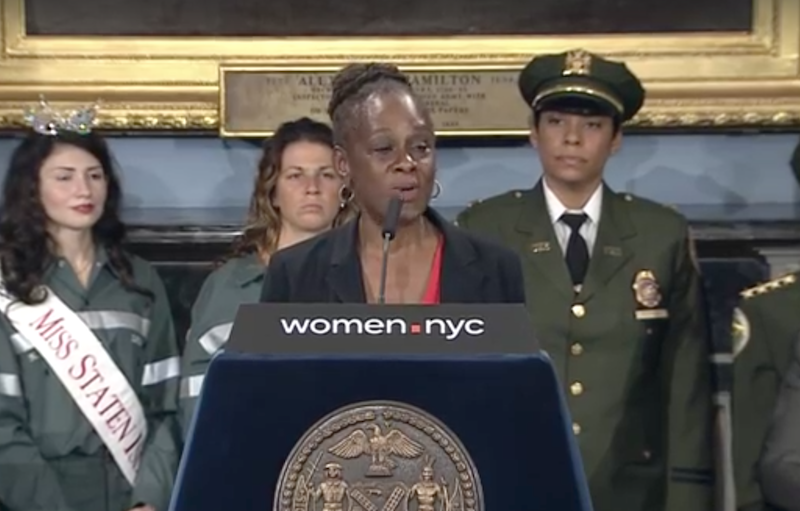 La Primera Dama de la Ciudad de Nueva York, Chirlane Mc Cray, present&oacute; de parte La Alcald&iacute;a, Women.NYC, una nueva plataforma digital y una campa&ntilde;a de mercadotecnia  para ayudar a las mujeres trabajadoras de la Ciudad de Nueva York.