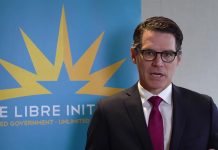 Demócratas, republicanos y los propios “soñadores” deberán ceder para que fructifique en el Congreso el nuevo impulso que busca una solución definitiva para los beneficiarios de la Acción Diferida (DACA), dice el presidente de la grupo hispano conservador The LIBRE Initiative, Daniel Garza.