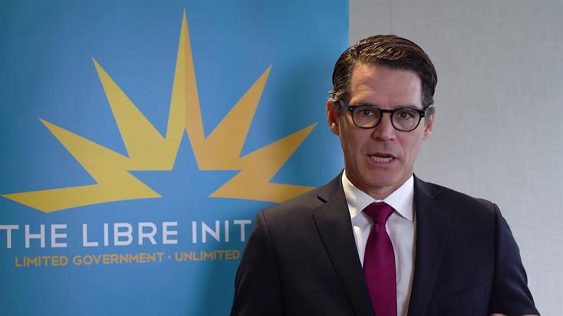 Dem&oacute;cratas, republicanos y los propios &ldquo;so&ntilde;adores&rdquo; deber&aacute;n ceder para que fructifique en el Congreso el nuevo impulso que busca una soluci&oacute;n definitiva para los beneficiarios de la Acci&oacute;n Diferida (DACA), dice el presidente de la grupo hispano conservador The LIBRE Initiative, Daniel Garza.