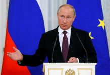 Vladímir Putin aprovecha tensiones con EEUU para presentarse como un aliado fiable El presidente de Rusia, Vladimir Putin, habla durante una rueda de prensa.