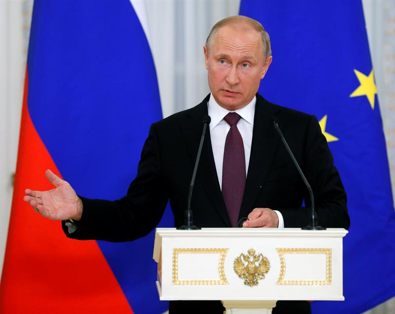 El presidente de Rusia, Vladimir Putin, habla durante una rueda de prensa.