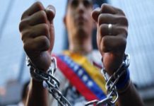 Una ONG computa 257 "presos políticos" en Venezuela, 19 menos tras el canje con EE.UU. Un grupo de "presos políticos", que denuncia "torturas", se mantiene hoy y ahora han pedido la intervención de la Iglesia católica y otros organismos.(foto de twitter)