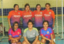 Las jovencitas del Santa Cruz que preparan su 'artillería' para dar 'guerra' en la Liguilla de la Fair Play Soccer League / Liga Juego Limpio que preside Ivan Mendoza. (Foto: Buki Chapín)