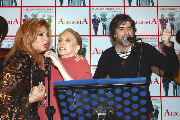 3 Mar&iacute;a Dolores hizo un trio m&iacute;tico junto a Rocio Jurado y Miguel Sabina 