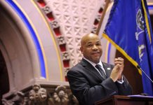 La Asamblea aprueba paquete de medidas en conmemoración del Día Legislativo de Concientización sobre Discapacidades El presidente de la Asamblea, Carl Heastie.