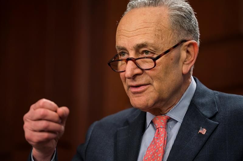 El l&iacute;der de la minor&iacute;a dem&oacute;crata del Senado, Chuck Schumer, calific&oacute; hoy de "inaceptable" la propuesta migratoria de los republicanos
