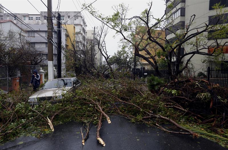 La cifra de muertes por el paso del huracán María por Puerto Rico en septiembre es motivo de controversia, ya que mientras el Gobierno mantiene 64 fallecidos como cifra oficial un reciente estudio de la Universidad de Harvard estima que murieron a causa del ciclón un total de 4.645 personas.