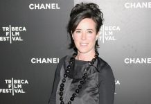 Fotografía de archivo que muestra a la diseñadora de moda estadounidense Kate Spade mientras posa a su llegada a una cena con motivo del festival de cine de Tribeca en Nueva York, Estados Unidos, el 5 de junio de 2006.