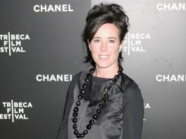 Fotografía de archivo que muestra a la diseñadora de moda estadounidense Kate Spade mientras posa a su llegada a una cena con motivo del festival de cine de Tribeca en Nueva York, Estados Unidos, el 5 de junio de 2006.