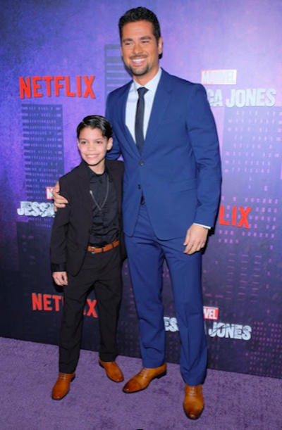 Kevin Chac&oacute;n con coestrella J.R. Ram&iacute;rez