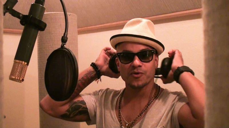 Michael Stuart en estos días celebra la salida al mercado musical de un sencillo y video de su nuevo tema: "Yo Soy Nueva York”.