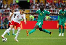 1-2. Senegal le amarga el debut a Lewandowski y voltea un grupo loco Senegal en acción durante la Copa Mundial de la FIFA 2018 grupo H partido de fútbol preliminar entre Polonia y Senegal en Moscú, Rusia, 19 de junio de 2018.