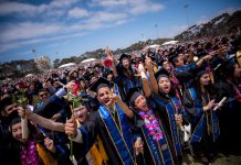Hace cuatro años, justo dos semanas antes de iniciar clases en la Universidad de California San Diego (UCSD), recibió una llamada que le cambió la vida.