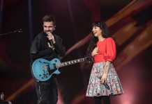 La canción, compuesta por su compatriota Camilo Echeverry y los venezolanos Mau y Ricky, hijos de Ricardo Montaner.