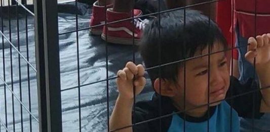 Del Cueto dijo que los agentes fronterizos están sumamente "molestos" de que les comparen con agentes "nazis" y a sus instalaciones con "centros de concentración