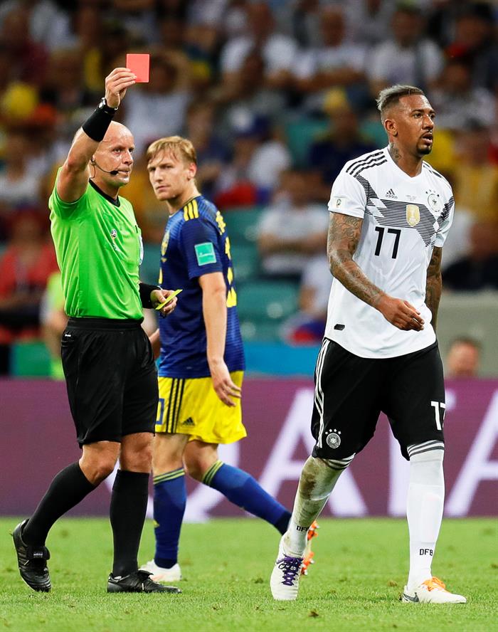 Jerome Boateng expulsado en el minuto 82 de Boateng al recibir la segunda amonestación.