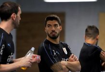 Luis Suárez, en el punto de mira El jugador de la selección uruguaya de de fútbol, Luis Suárez, durante un asado celebrado por el equipo, en Nizhny (Rusia).