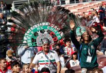 Mexicanos siguen el Mundial al estilo ruso Aficionados méxicanos.