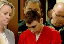 Una juez revisará confesión autor tiroteo en Parkland antes de hacerla pública Cruz, arrestado sin derecho a fianza, afronta 17 cargos por asesinato premeditado y otros tantos por intento de asesinato.
