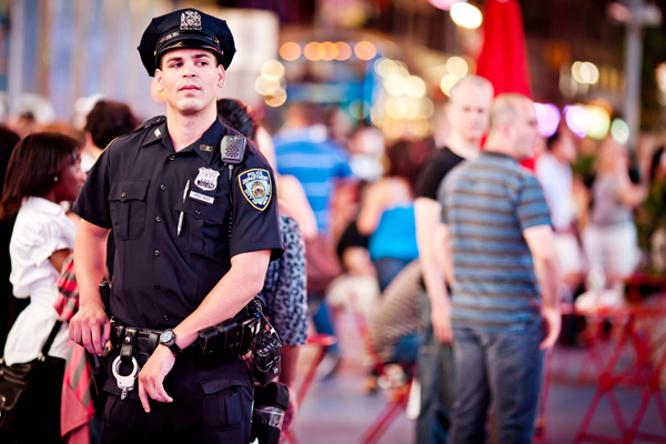 El Departamento de Policía de Nueva York tiene un sitio web disponible al público en donde publica permanentemente los datos sobre delincuencia en la ciudad llamado CompStat 2.0, que proporciona gran especificidad sobre crímenes a través de una experiencia interactiva en línea.
