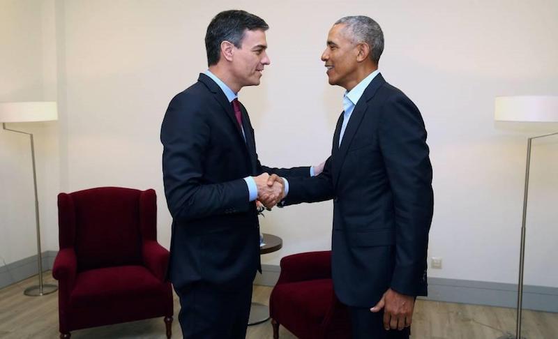 El presidente del gobierno espa&ntilde;ol Pedro S&aacute;nchez y y el exmandatario Barack Obama en su encuentro en Madrid