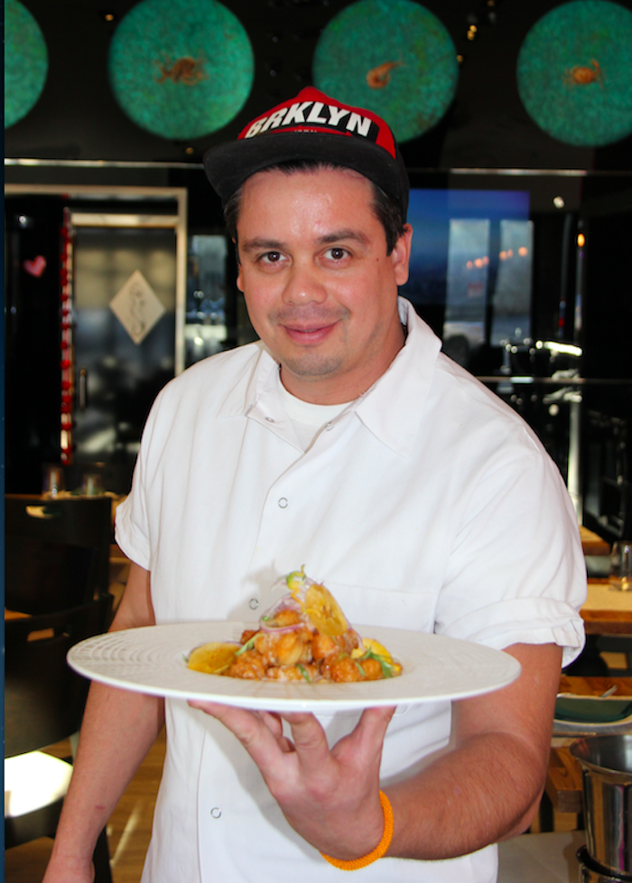 Las tradiciones gastronómicas de los países latinoamericanos son parte importante de las celebraciones y todos los restaurantes en los diferentes condados presentan muestras de cocinas regionales preparadas por sus chefs.