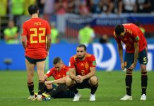 España del sufrimiento cae en la maldición La selección española ha caído eliminada del Mundial de Rusia al caer ante la anfitriona Rusia en la tanda de penaltis por 3-4, tras acabar el partido y la prórroga con empate a un tanto.