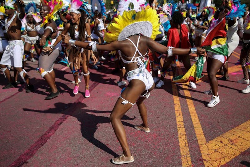 Eventos como el West Indian Parade de Nueva York, una celebraci&oacute;n caribe&ntilde;a, festejan la cultura de los inmigrantes. Reuters/Amr Alfiky