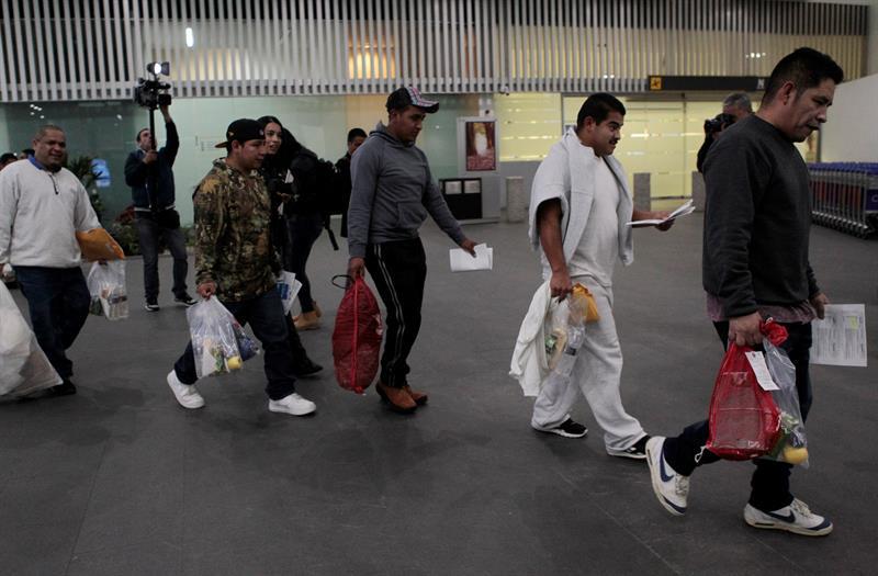 La decisi&oacute;n del Gobierno de poner en proceso de deportaci&oacute;n a indocumentados y residentes permanentes a los que el Servicio de Inmigraci&oacute;n y Ciudadan&iacute;a (USCIS) deniegue peticiones de estatus es uno de los golpes m&aacute;s duros que ha recibido la comunidad inmigrante