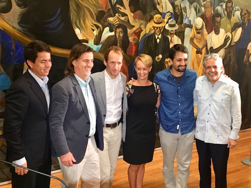 Lin-Manuel Miranda, su familia y Jeffrey Seller, productor del musical Hamilton, anuncian la creaci&oacute;n del Fondo Flamboy&aacute;n para las Artes, en asociaci&oacute;n con la Fundaci&oacute;n Flamboy&aacute;n.&nbsp;&nbsp;
