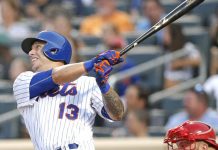 El guardabosques Michael Conforto pegó batazo de vuelta entera en la quinta entrada, bueno para tres carreras en la victoria de los Mets de Nueva York. (Foto de twitter)