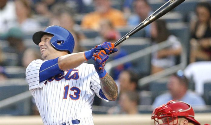 El guardabosques Michael Conforto pegó batazo de vuelta entera en la quinta entrada, bueno para tres carreras en la victoria de los Mets de Nueva York. (Foto de twitter)
