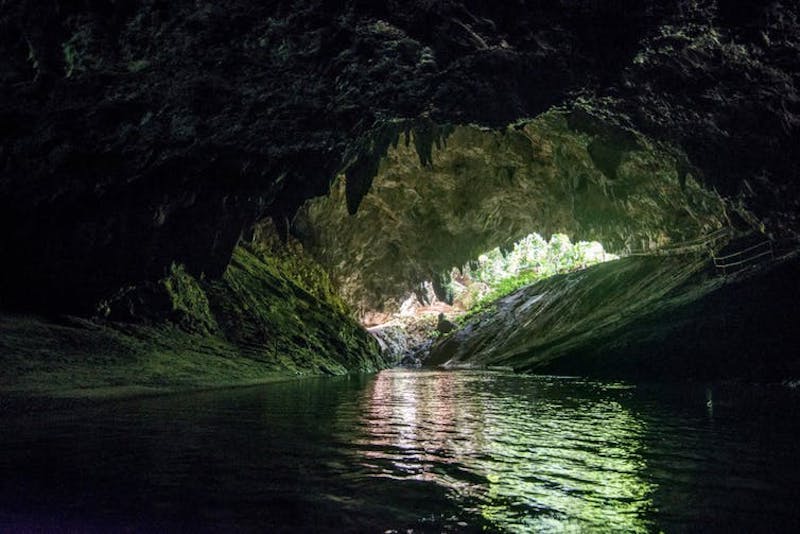 La entrada de la cueva Tham Luang en tiempos mejores.  Shutterstock