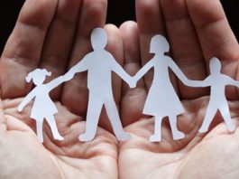 Cuatro de cada diez mujeres en EE.UU. se han planteado adoptar a un niño