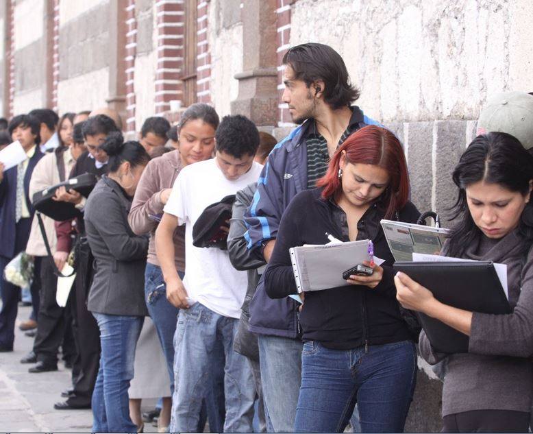 El total de personas que reciben subsidios por desempleo de manera continuada bajó en 8.000, hasta ubicarse en 1,75 millones, cifra cercana al nivel más bajo desde 1973.