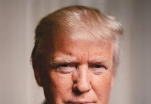Trump se queja de que nadie le aplaudiría incluso si Putin le entregara Moscú Donald Trump, se quejó hoy de lo que percibe como una falta de apoyo en su país a la cumbre que mantendrá este lunes con su homólogo ruso, Vladímir Putin