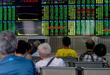 Los aranceles estadounidenses podrían tener un impacto en el crecimiento del producto interior bruto (PIB) chino de entre el 0,4 % (según el grupo bancario HSBC) o el 0,5 % (para la consultora Capital Economics).