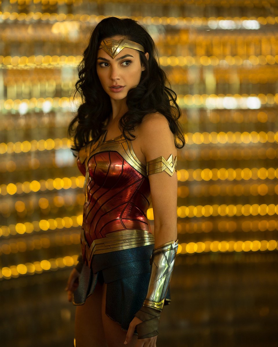 El estudio Warner Bros. cumpli&oacute; hoy con las expectativas y enloqueci&oacute; al p&uacute;blico de Comic-Con gracias a la presencia de Gal Gadot que present&oacute; avances de "Wonder Woman 1984.