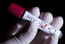 Cada tres minutos, una persona de entre 16 y 19 años contrae este virus en algún lugar del mundo, una situación a la que es difícil poner fin si, según ONUSIDA