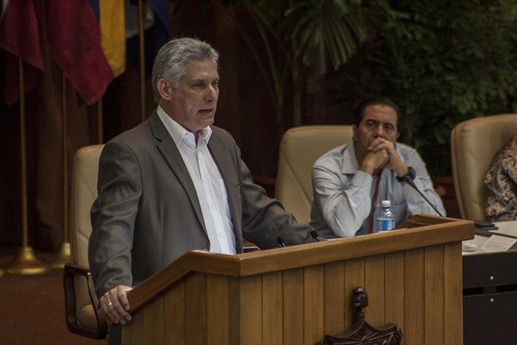 Miguel Díaz-Canel, mantendrá en su Gobierno a gran parte de los ministros de su antecesor, Raúl Castro, entre ellos los de carteras clave como el Ejército, Interior, Exteriores y Turismo