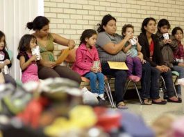 El Gobierno de EE.UU. ha entregado con padres, familiares o allegados a más de 1.800 niños que fueron separados en la frontera con México.