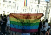 Nueva Constitución cubana prohibirá la discriminación por identidad de género Los principales reclamos del colectivo LGTBI en Cuba son el reconocimiento legal de las parejas homosexuales (matrimonio igualitario), la prohibición de la discriminación por orientación sexual e identidad de género, junto a la adopción y reproducción asistida.