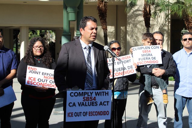 Las autoridades de Huntington Beach celebraron hoy la decisi&oacute;n de una corte de proceder con la demanda entablada contra el Gobierno de California por la aplicaci&oacute;n de la Ley SB54.