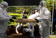 Ciencias Forenses Puerto Rico advierte no se entierran cuerpos descompuestos La primera ejecutiva municipal amparó su advertencia en que, al enterrar un cadáver en avanzado estado de descomposición, se pone en riesgo la salud de empleados y visitantes del cementerio de San Juan, dijo en un comunicado Menéndez.