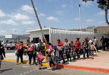 Denuncian violaciones de DDHH en la recepción de niños deportados a Guatemala El titular de la Procuraduría de Derechos Humanos de Guatemala, Jordán Rodas, y el director de la Casa del Migrante de los Misioneros Scalabrinianos, el padre Mauro Berdeletti, denunciaron hoy violaciones a los derechos en la recepción de los niños deportados