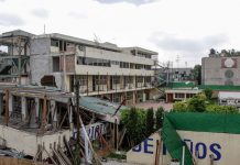 Juez abre juicio a director de obra donde murieron 28 personas en terremoto El sismo dejó 26 muertos, la gran mayoría niños, en el Colegio Rébsamen, ubicado en la delegación Tlalpan, en el sur de la capital.