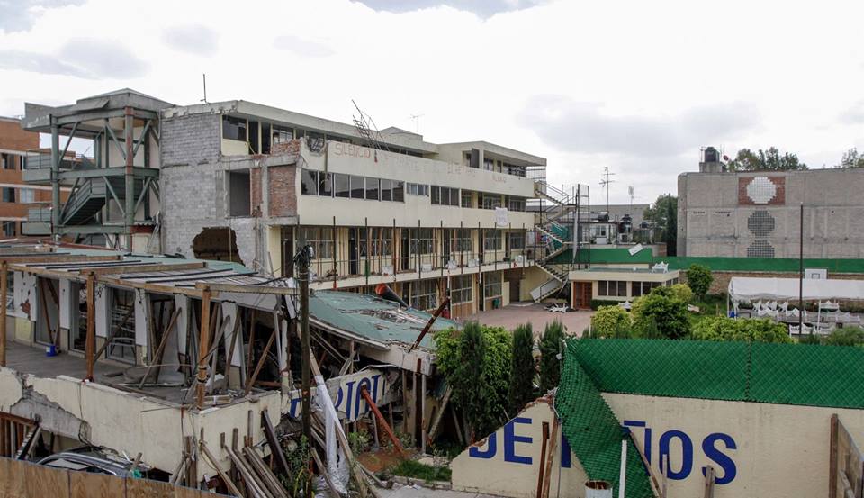 El sismo dej&oacute; 26 muertos, la gran mayor&iacute;a ni&ntilde;os, en el Colegio R&eacute;bsamen, ubicado en la delegaci&oacute;n Tlalpan, en el sur de la capital.