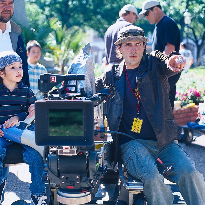 Robert Rodríguez aprovecha la tecnología desarrollada por James Cameron en "Avatar", además de un guion ideado por él, para crear un manga cinematográfico lo más real posible en "Alita: Battle Angel".