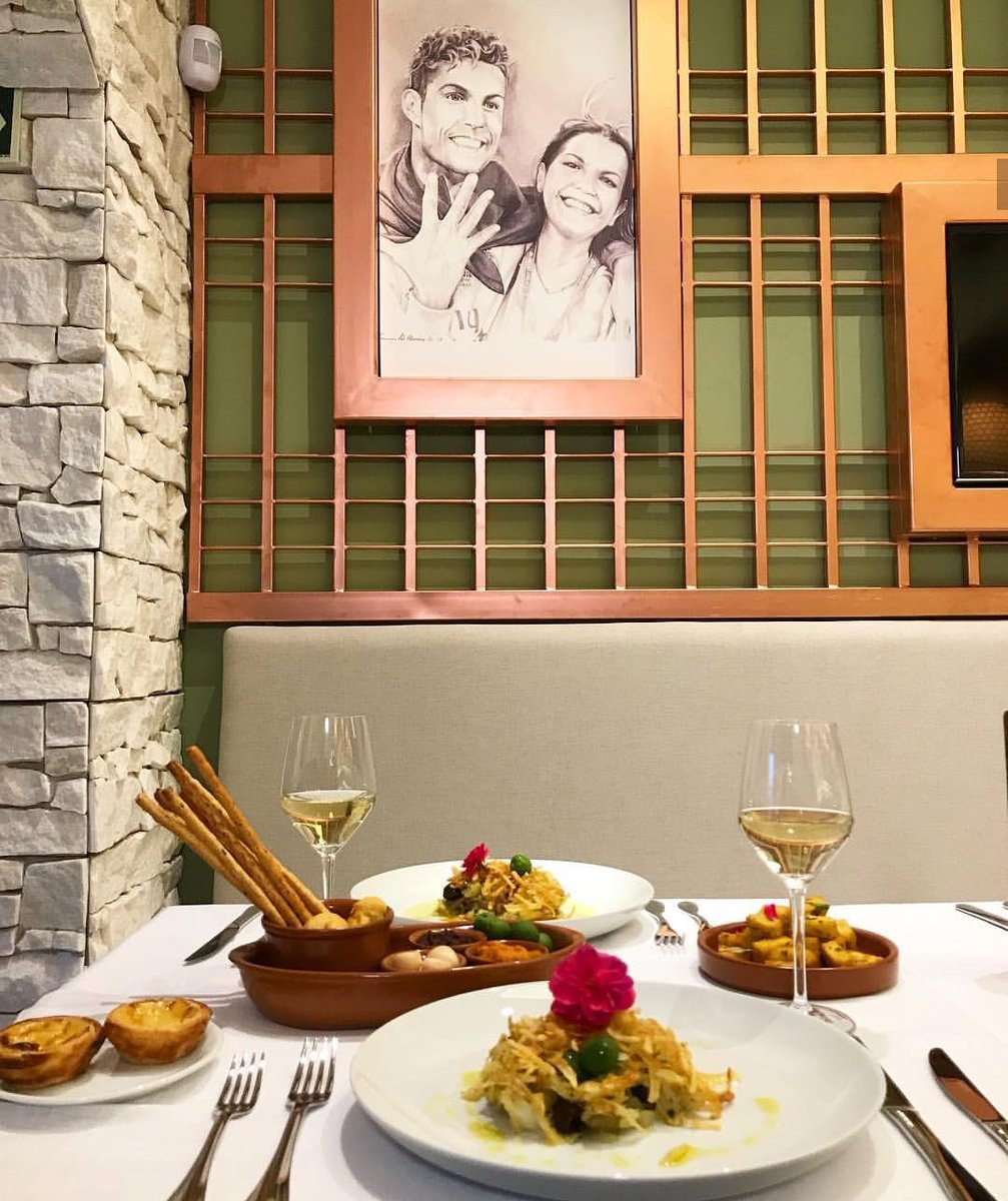 La madre y la hermana del crack Cristiano Ronaldo, Dolores y Katia Aveiro, inauguran hoy un restaurante en la ciudad brasileña de Gramado